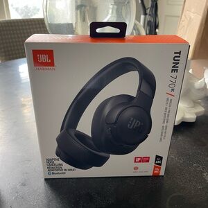 JBL Tune 770 NC adaptive noise, canceling headphones BNIB
